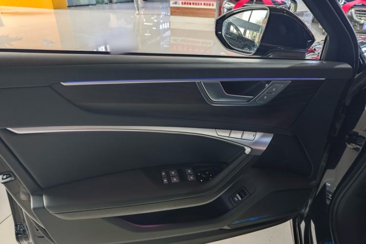 Used Audi A6L 2025 45 TFSI quattro Prestige Dynamic Edition + Premium Package
