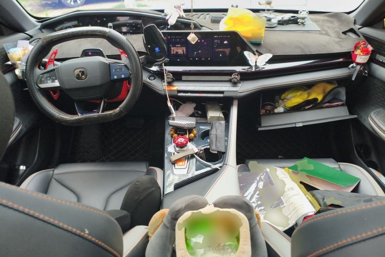 Used CHANGAN UNI-V 2023 1.5T Prestige Model
