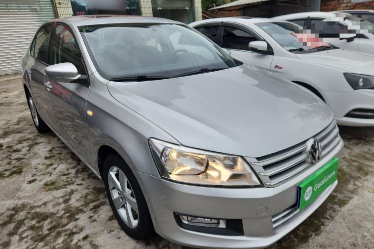 Used Volkswagen Santana 2015 1.6L Manual Comfort Edition Front Right 45 Deg