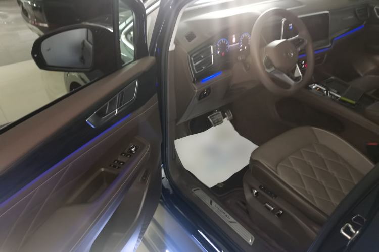 Used Volkswagen Viloran 2024 380TSI Premium Edition Driver Seat