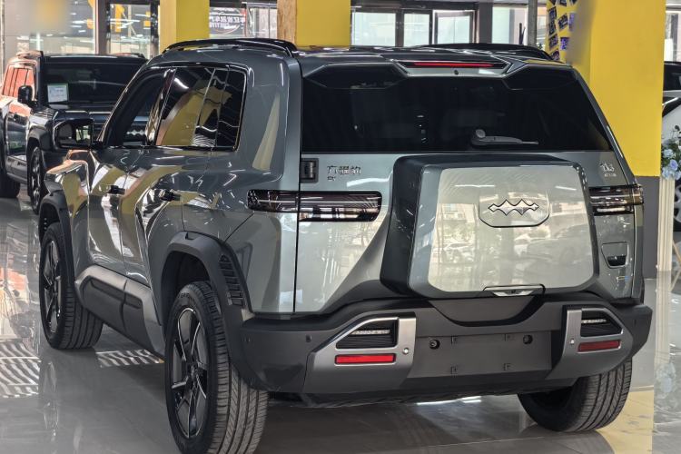 Used Formula Leopard Titanium 3 2025 501KM All-Wheel Drive Intelligent Driving Ultra Version
