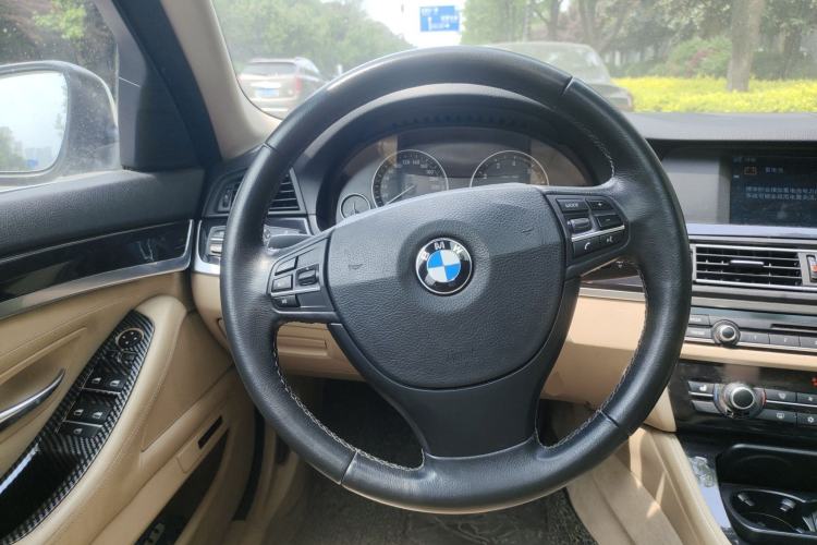 Used BMW 5 Series 2011 523Li Leading Model Steering Wheel