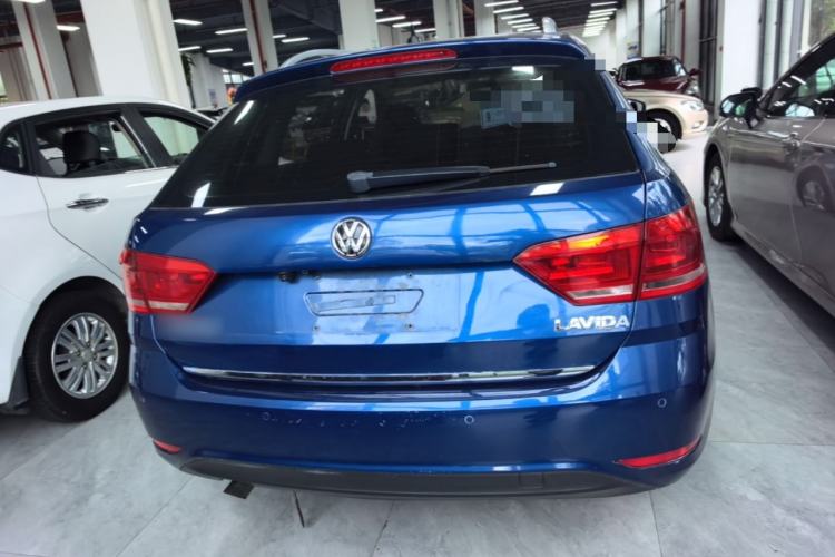 Used Volkswagen Gran Lavida 2015 1.6L Automatic Comfort Edition
