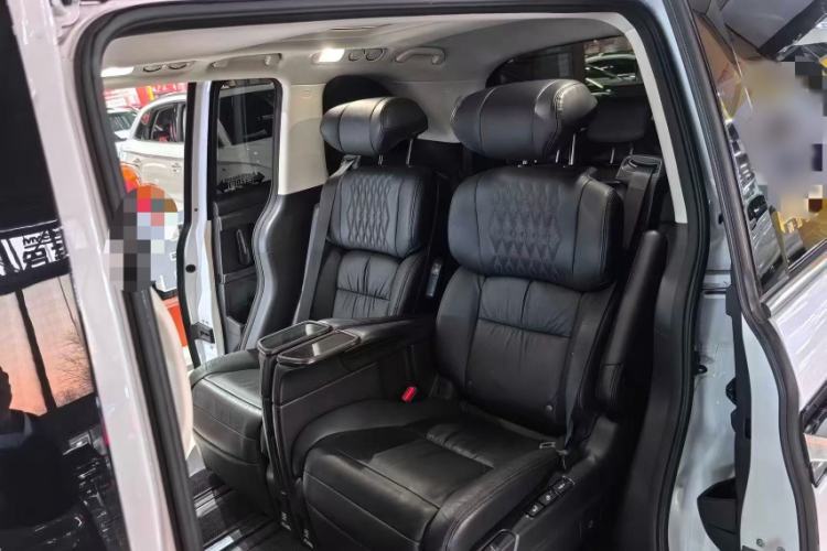 Used Honda Elysion 2022 2.0L eHEV Luxury Edition Interior 7