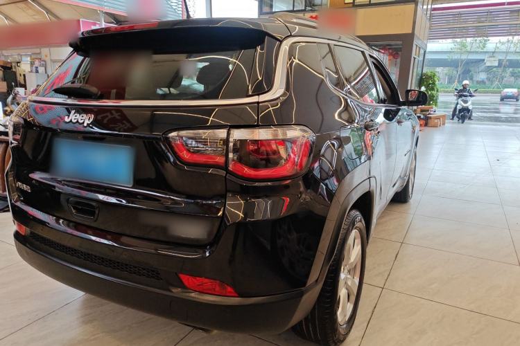 Used Jeep Compass 2017 200T Automatic Family Edition
