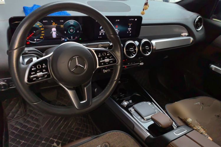 Used Mercedes-Benz GLB 2022 Second Facelift GLB 200 Dynamic Edition Center Console