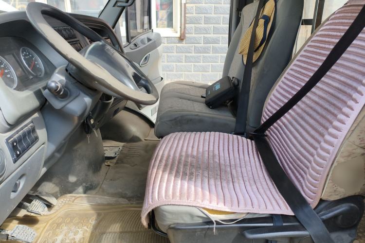 Used Iveco Power Daily 2017 2.5T Deluxe A32 Mid-Roof 5-7 Seater 47Z5 Passenger Van Left Front Seat