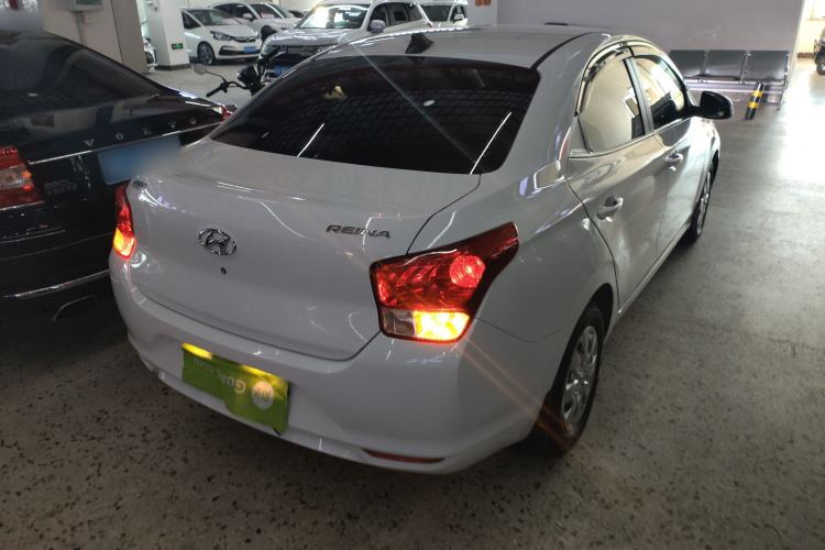 Used Hyundai Verna (older generation) 2020 1.4L Manual GL Refreshed Edition Rear Right 45 Deg