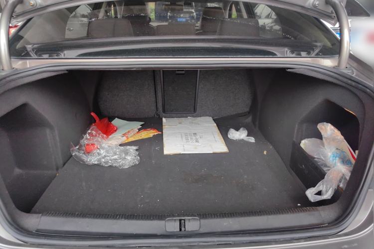 Used Volkswagen Magotan 2012 2.0 TSI Prestige Edition Trunk