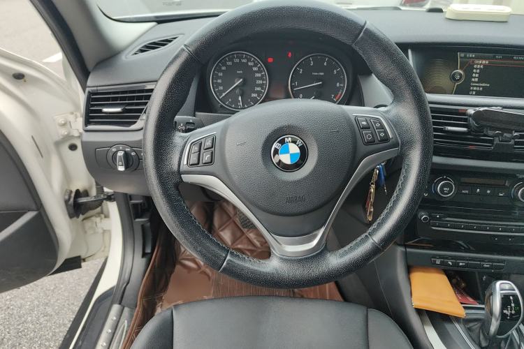 Used BMW X1 2014 sDrive18i Leading Model
