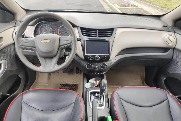 Used Chevrolet Sail 2015 Sail 3 1.3L AMT Ideal Edition Center Console