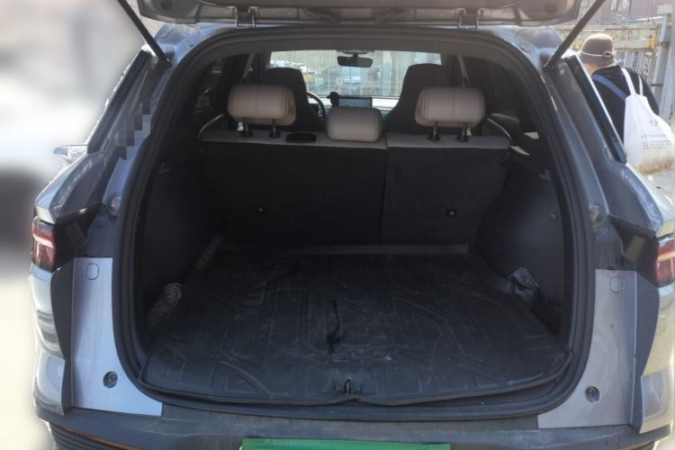 Used BYD Song Pro New Energy 2024 HONOR Edition DM-i 71KM Navigation Model Trunk