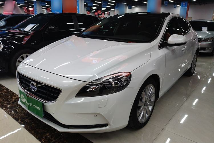 Used Volvo V40 2015 1.6T Zhiya Edition
