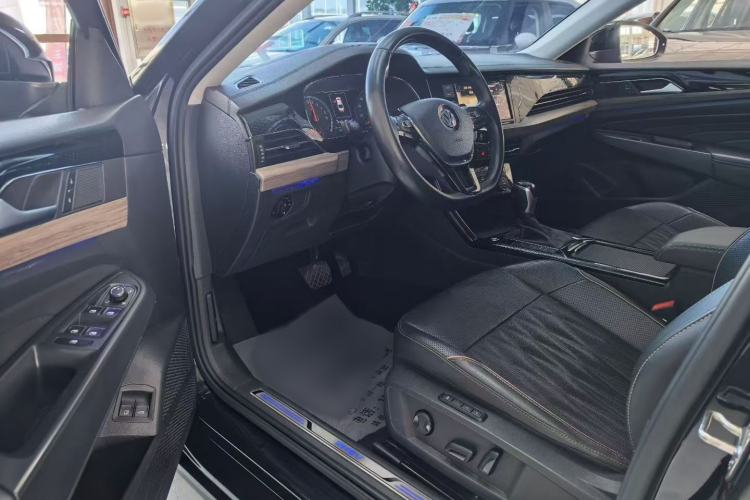 Used Volkswagen Passat New Energy 2019 430 PHEV Hybrid Luxury Edition Interior 2