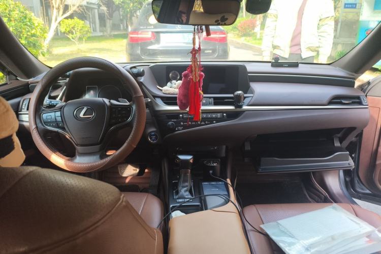 Used Lexus ES 2018 300h Premier Edition China V Standard