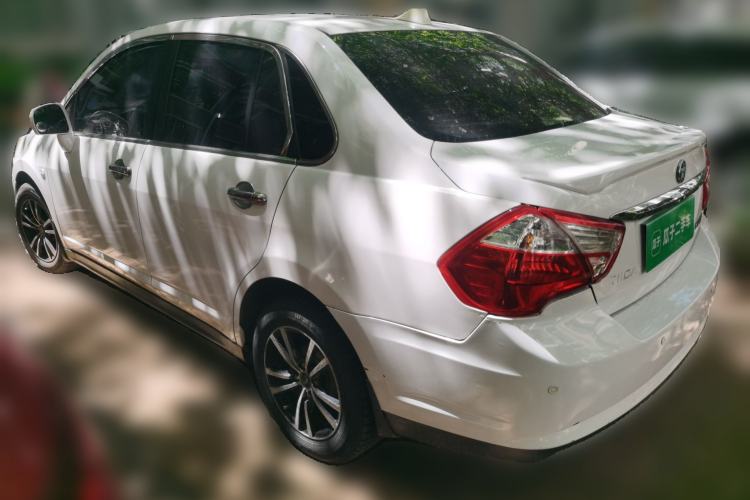 Used Venucia D50 2013 1.6L Automatic Fashion Edition Rear Left 45 Deg