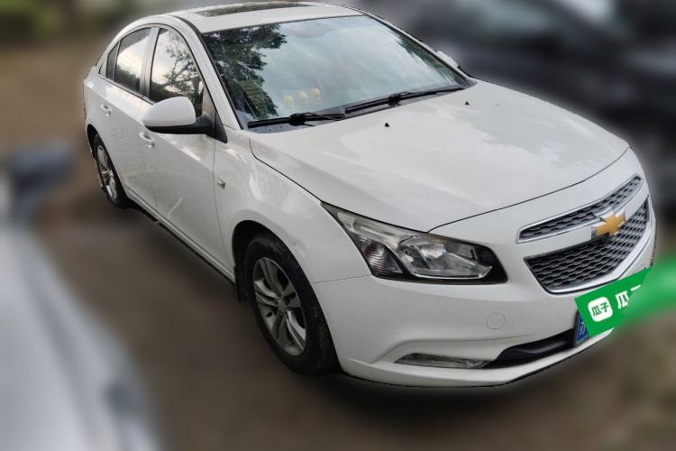 Used Chevrolet Cruze 2015 1.5L Classic SE MT Front Right 45 Deg