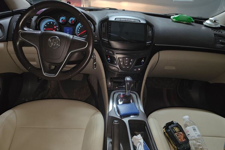 Used Buick Regal 2014 2.0L Leading Fashion Edition Center Console