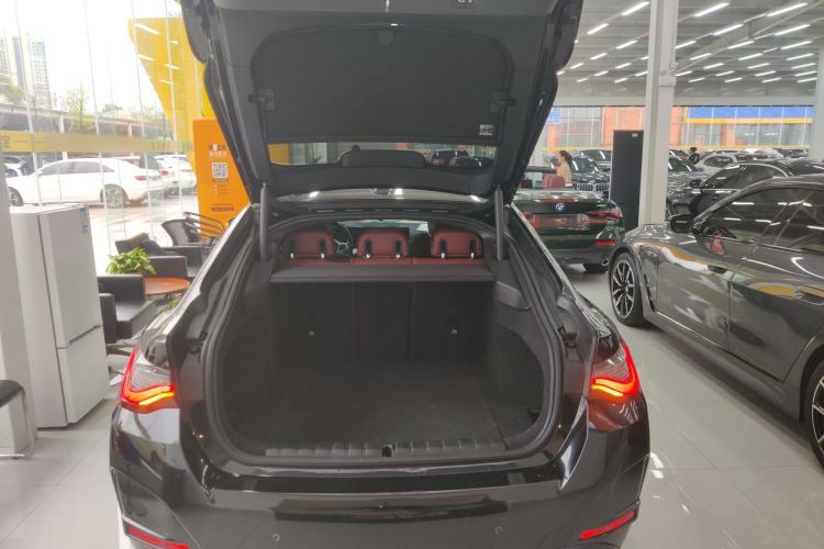 Used BMW i4 2022 eDrive40 Trunk