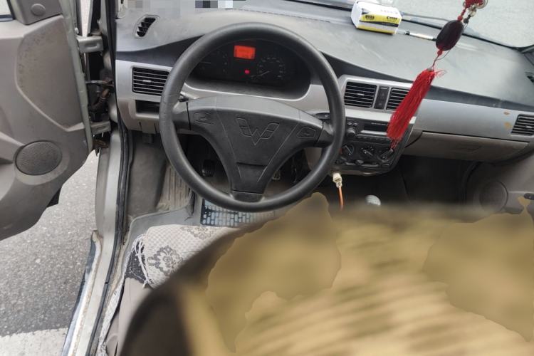 Used Wuling Rongguang 2011 1.2L Base Version
