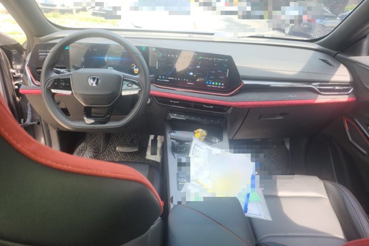 Used CHANGAN X5 PLUS 2025 1.5T DCT Excellence Edition Center Console