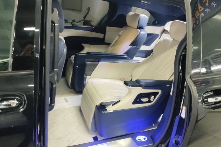 Used Toyota Sienna 2021 2.5L Hybrid Luxury Edition