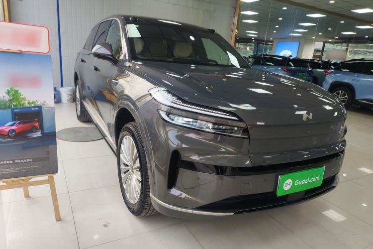 Used ONVO Luxeed L90 2025 Model—Ultra Six-Seater Version
