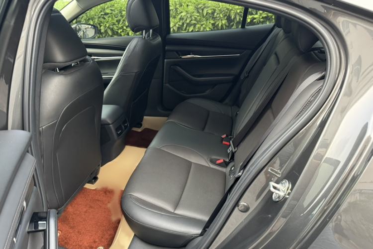 Used Mazda 3 Axela 2021 2.0L Automatic Zhi Rui Edition Interior 4