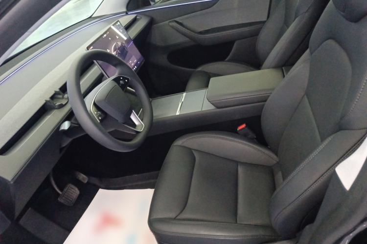 Used Tesla Model Y 2025 Rear-Wheel-Drive Version Left Front Seat