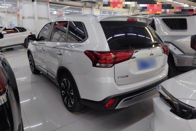 Used Mitsubishi Outlander 2020 2.0L Two-Wheel Drive Enjoyment Version 5 Seats