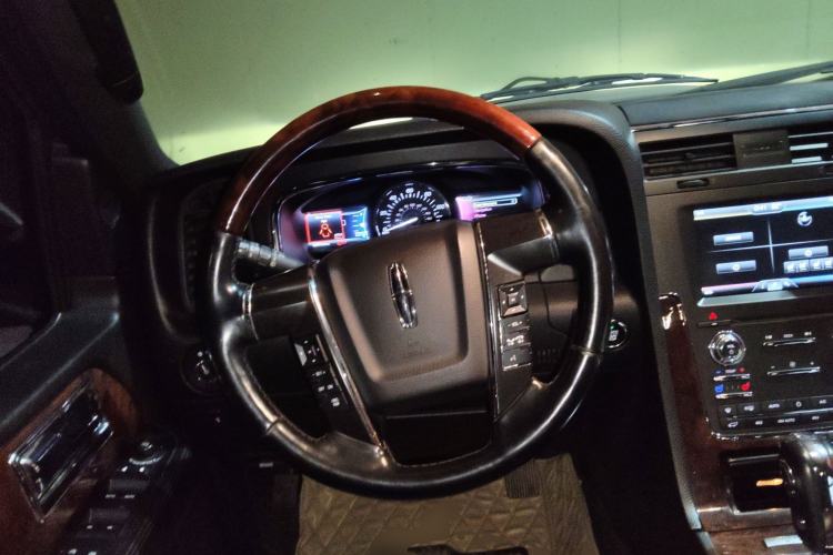 Used Lincoln Navigator 
