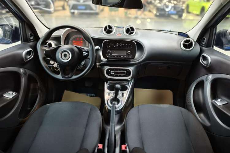 Used smart forfour 2016 1.0L 52 kW Dynamic Edition