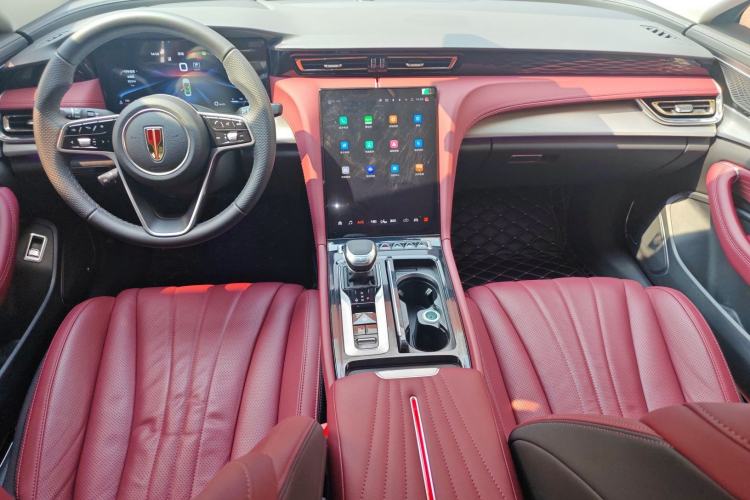 Used Hongqi H5 2023 2.0T Automatic Smart Connect Flagship Edition Center Console