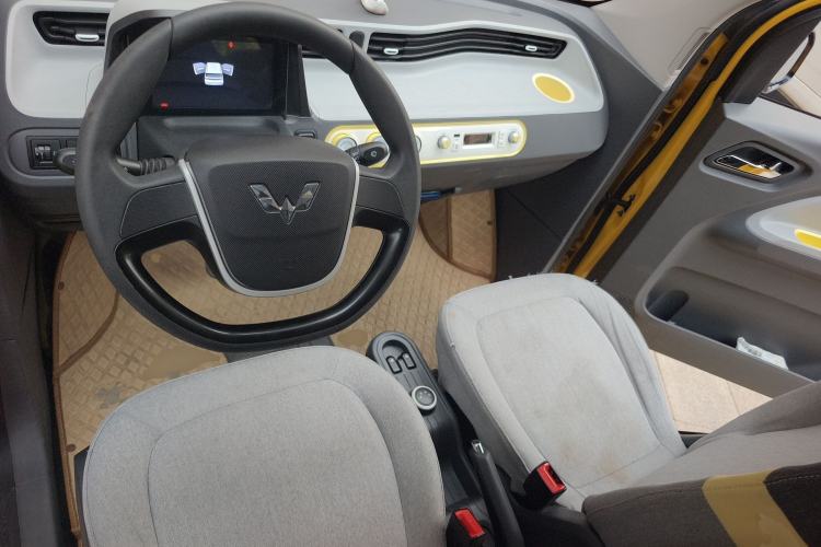 Used Wuling Hongguang MINIEV 2021 Macaron Premium Model – Lithium Iron Phosphate Center Console