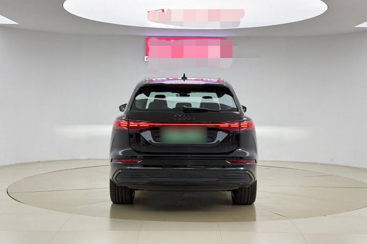 Used Audi Q5 e-tron 2023 40 e-tron Starry Edition Mecha Kit
