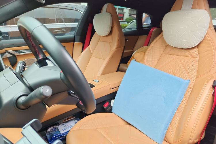 Used Zeekr 001 2023 WE Edition 86 kWh Left Front Seat