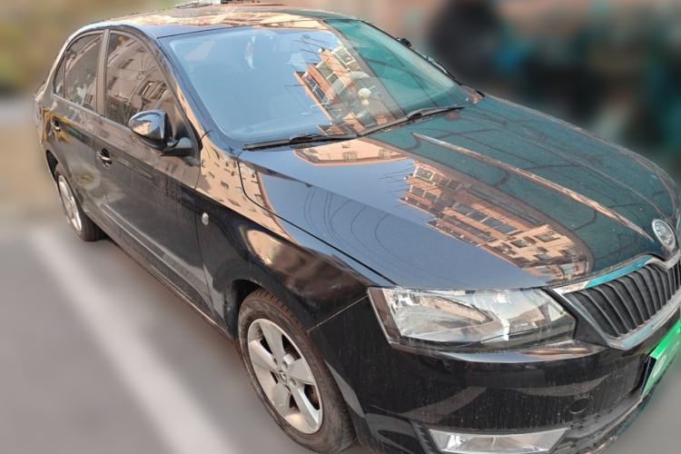 Used Skoda Rapid 2013 1.6L Manual Smart Selection Model
