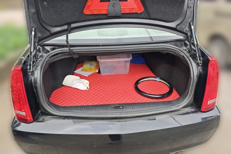 Used Cadillac SLS Seville 2011 2.0T Elite Edition Trunk