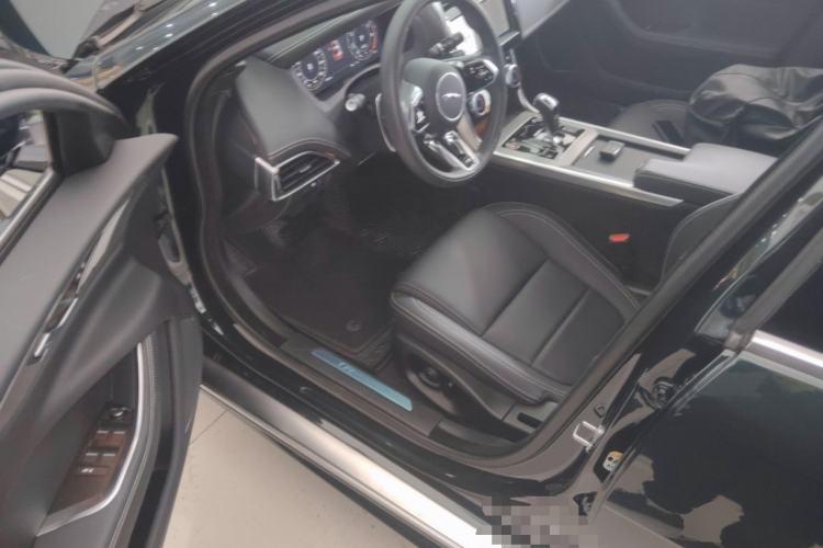 Used Jaguar XEL 2024 2.0T 250 PS R-DYNAMIC S Advanced Sport Edition Driver Seat