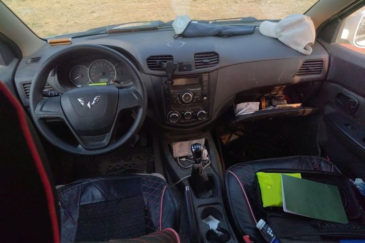 Used Wuling Hongguang 2014 1.5L S Standard Version Interior 2