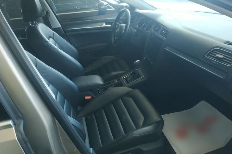 Used Volkswagen Golf 2015 1.4TSI Automatic Luxury Model Right Front Seat