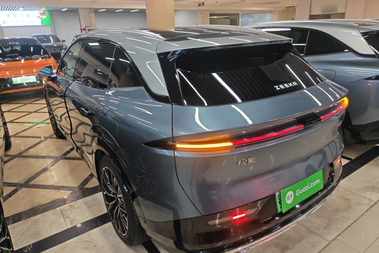 Used Zeekr 7X 2025 100kWh Long-Range All-Wheel Drive Intelligent Driving Version Exterior 2