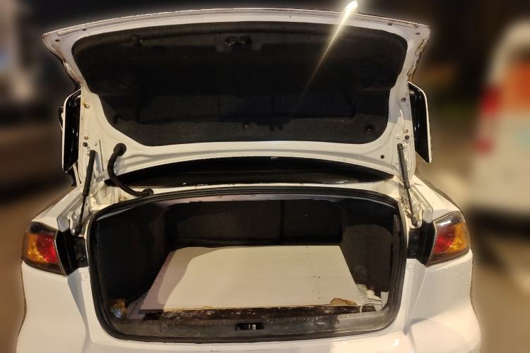 Used Mitsubishi Lancer EX 2016 1.8L Manual Black-and-White Retro Edition