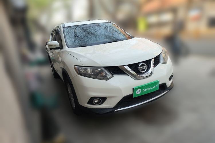 Used Nissan X-Trail 2014 2.0L CVT Comfort Edition 2WD Front Right 45 Deg