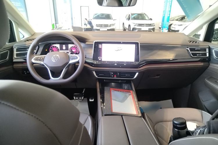 Used Volkswagen Viloran 2024 380TSI Premium Edition