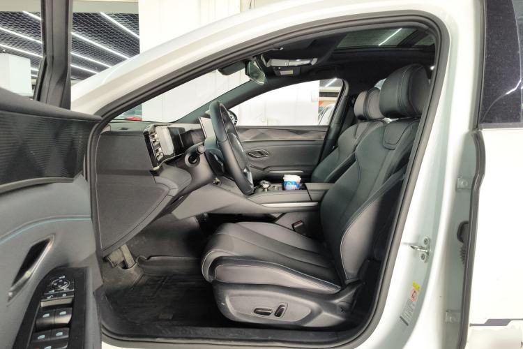 Used BYD Qin L 2025 DM-i Smart Drive 120KM Superior Model
