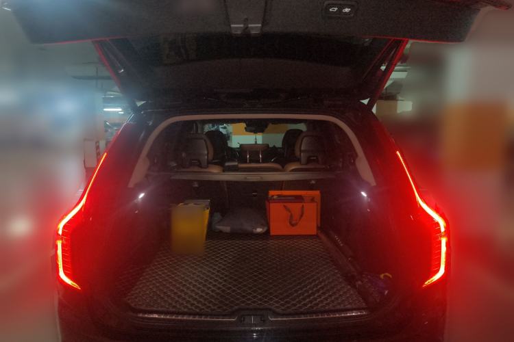 Used Volvo XC90 2020 T6 Zhiyi Luxury 7-Seater Trunk