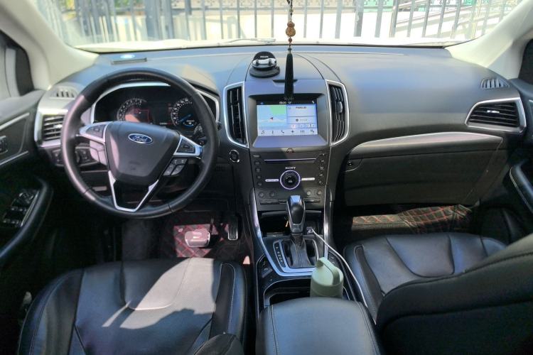 Used Ford Edge 2016 EcoBoost 245 Four-Wheel Drive Titanium 7-Seater Center Console