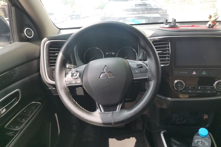 Used Mitsubishi Outlander 2019 2.0L Two-Wheel Drive Comfort Edition 7-Seater China VI Standard
