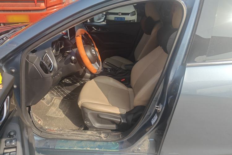 Used Mazda 3 Axela 2016 Sedan 1.5L Automatic Comfort Model